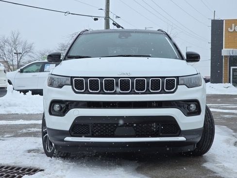 Used 2023 Jeep Compass Limited image 3