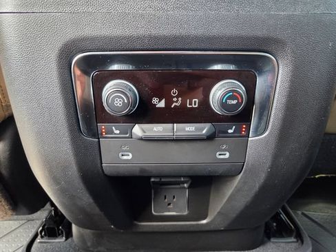 Used 2024 Chevrolet Tahoe Premier RWD image 16