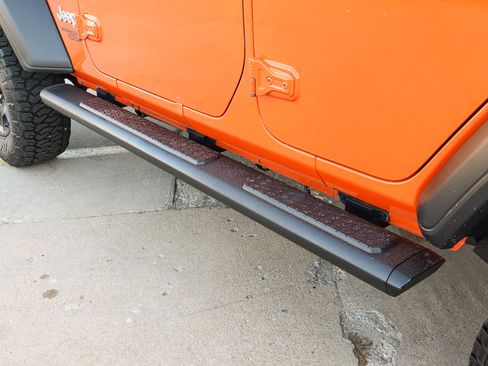 Used 2018 Jeep Wrangler Unlimited Sport S image 16