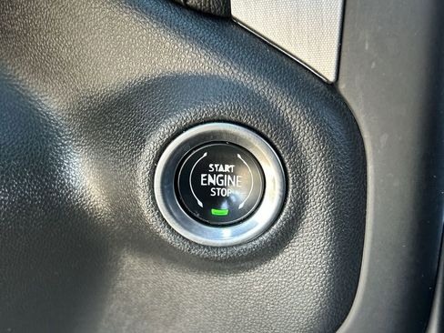 Used 2021 GMC Sierra 1500 SLT w/ Technology Package image 17