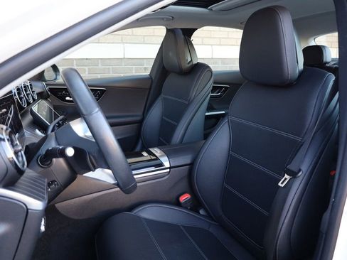 Used 2023 Mercedes-Benz C 300 Sedan image 16