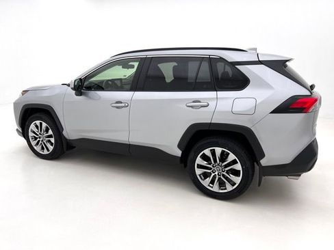 Used 2019 Toyota RAV4 XLE Premium w/ Cold Weather Package AWD/4WD image 10