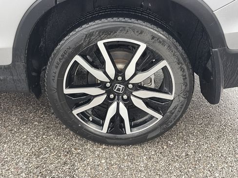 Used 2019 Honda Pilot Elite image 12