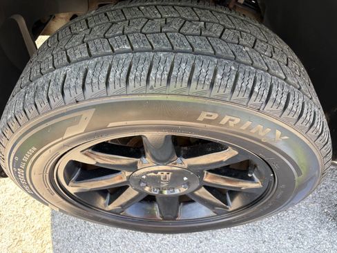 Used 2011 GMC Yukon Denali image 17