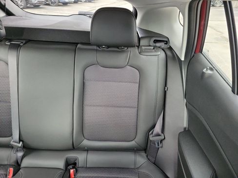 Used 2025 Chevrolet Trax LT w/ Driver Confidence Package FWD image 12