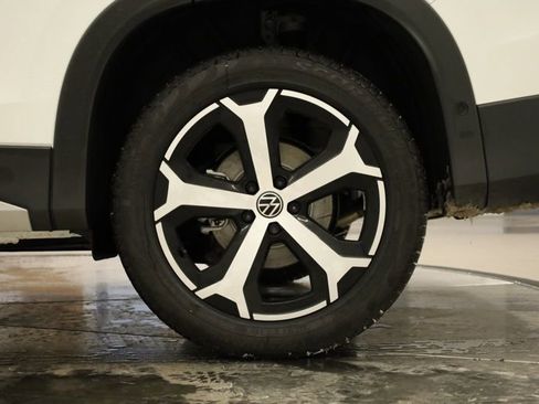 New 2026 Volkswagen Tiguan SE AWD/4WD image 36
