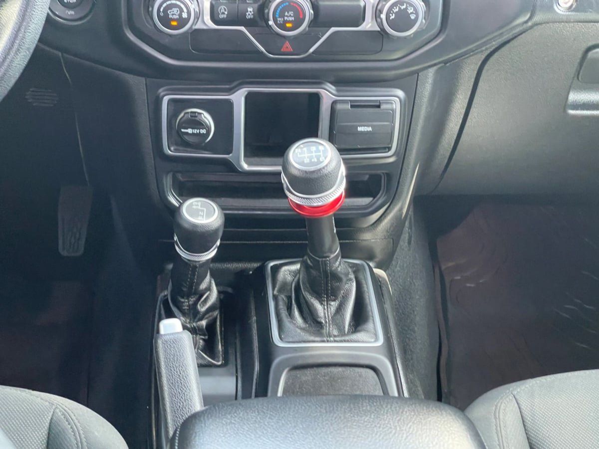 Used 2018 Jeep Wrangler Sport AWD/4WD image 27
