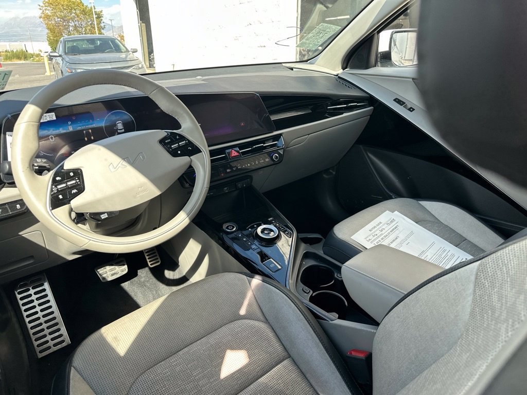 Used 2024 Kia Niro Wave w/ Wave Preserve Package FWD image 8