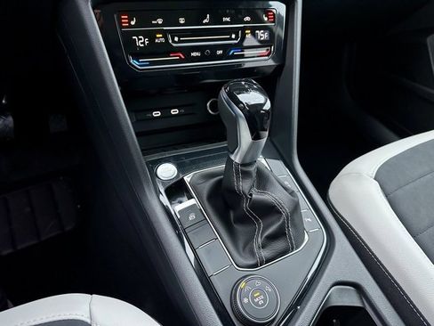 New 2026 Volkswagen Taos SE image 27