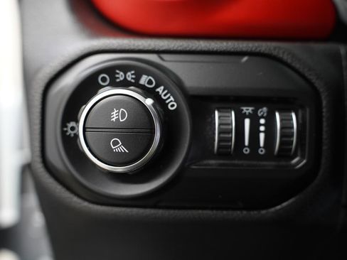 Used 2020 Jeep Gladiator Rubicon w/ Cold Weather Group image 24