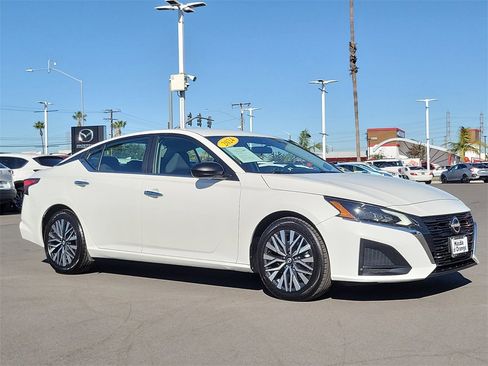 Used 2024 Nissan Altima 2.5 SV image 28