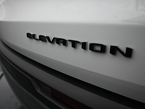 Used 2025 GMC Acadia Elevation image 39