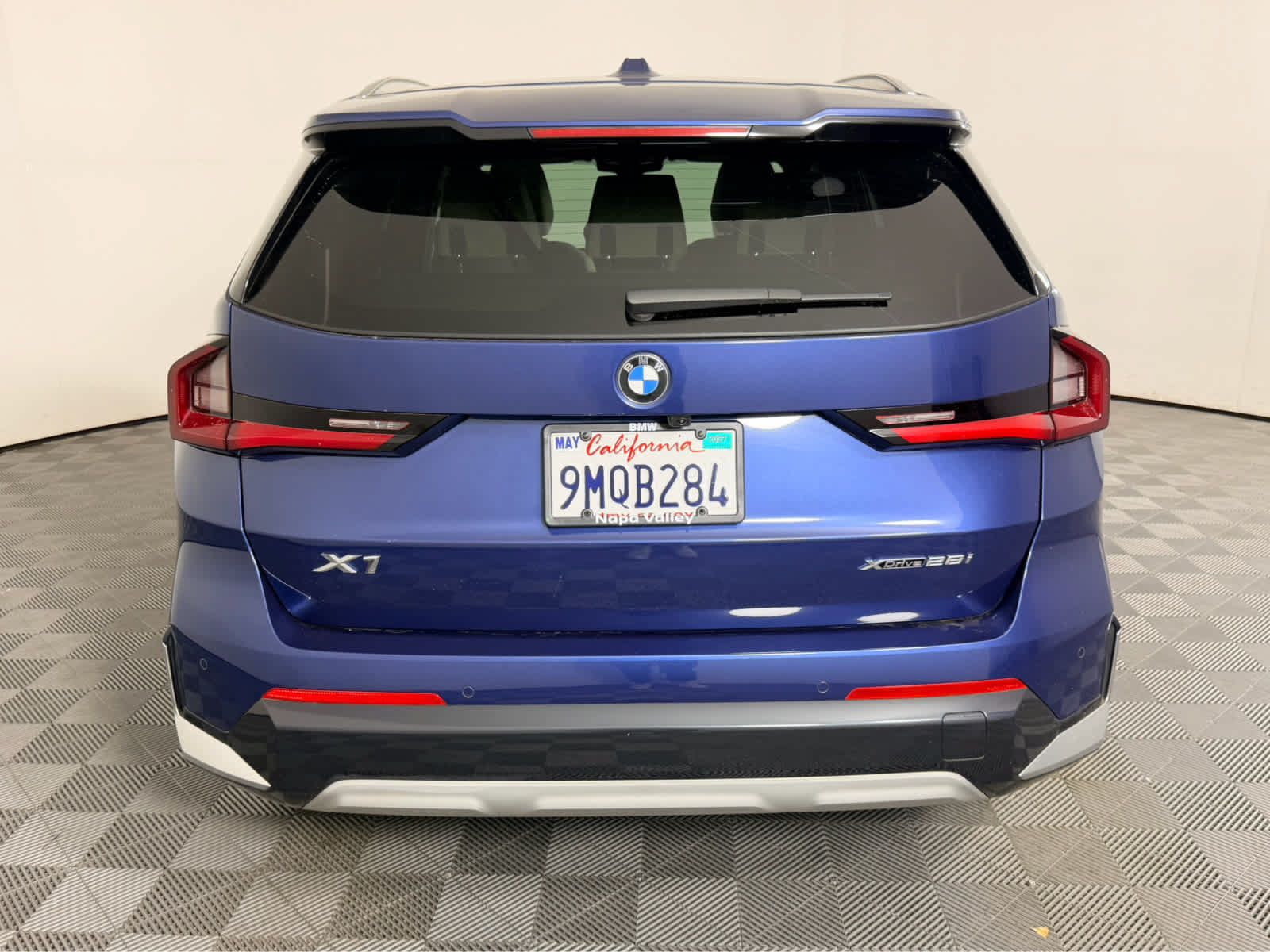 Used 2024 BMW X1 xDrive28i w/ Convenience Package AWD/4WD image 4
