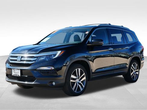 Used 2017 Honda Pilot Touring image 3