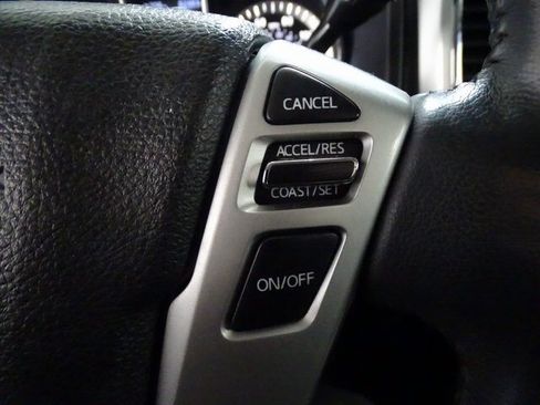 Used 2017 Nissan Titan SL w/ SL Towing Convenience Package image 7