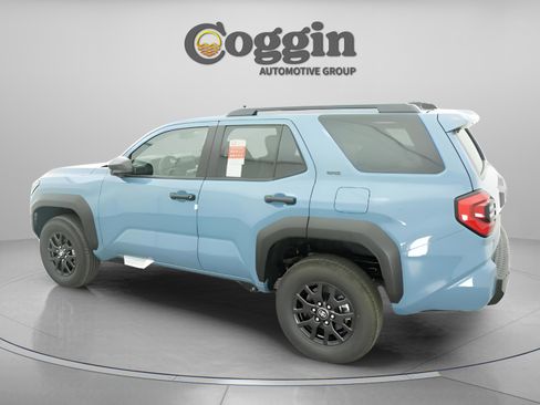 Used 2025 Toyota 4Runner SR5 RWD image 4