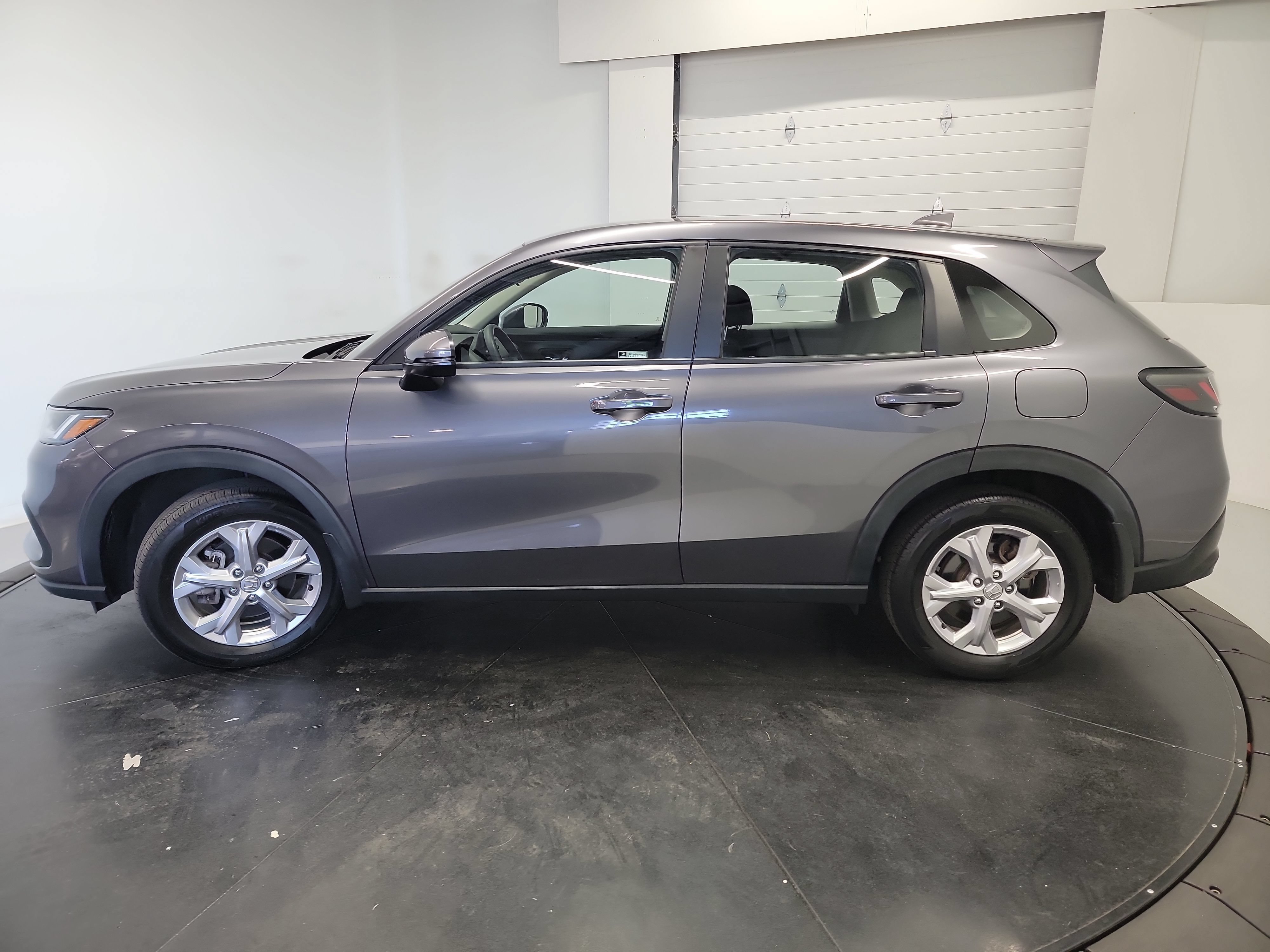 Used 2023 Honda HR-V LX image 5