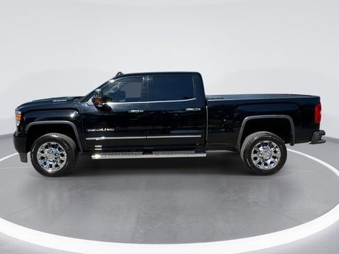 Used 2019 GMC Sierra 2500 Denali w/ Duramax Plus Package AWD/4WD image 5