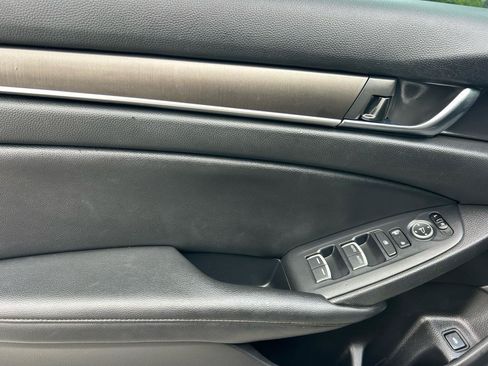 Used 2019 Honda Accord LX image 7
