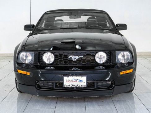 Used 2006 Ford Mustang GT RWD image 3