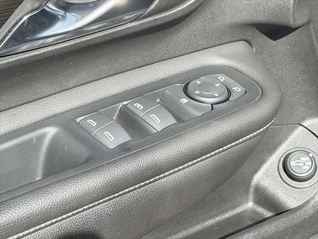 Used 2023 GMC Terrain SLT w/ Tech Package AWD/4WD image 19