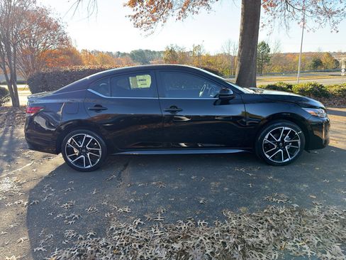New 2025 Nissan Sentra SR image 8
