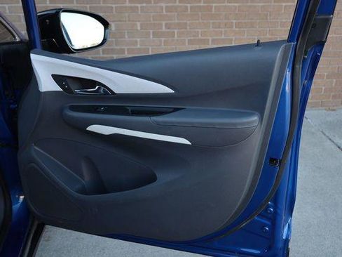 Used 2020 Chevrolet Bolt LT FWD image 23
