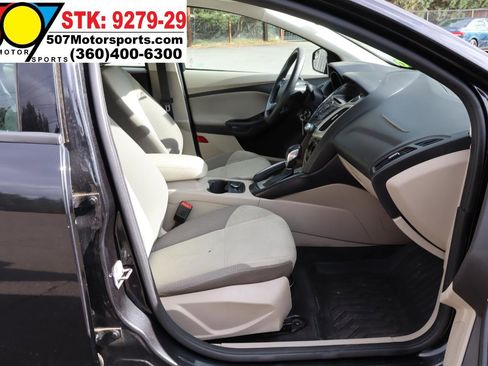 Used 2014 Ford Focus SE w/ SE Winter Package image 20