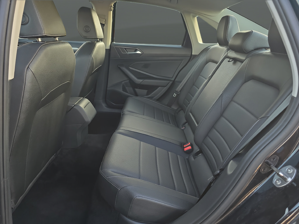 Used 2024 Volkswagen Jetta SE FWD image 24
