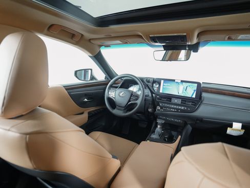 New 2025 Lexus ES 350 w/ Premium Package image 14