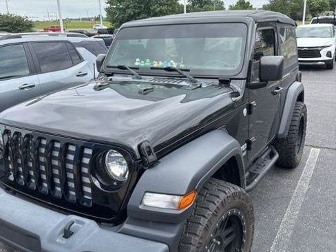 Used 2018 Jeep Wrangler Sport AWD/4WD image 4