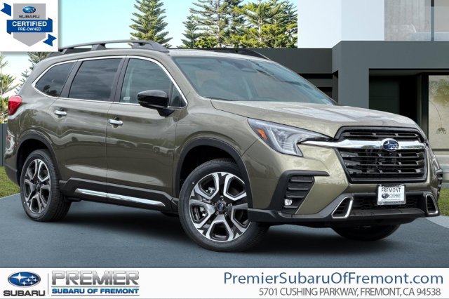 Used 2025 Subaru Ascent Touring AWD/4WD image 1