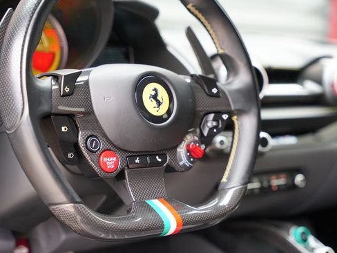 Used 2019 Ferrari 812 Superfast RWD image 24
