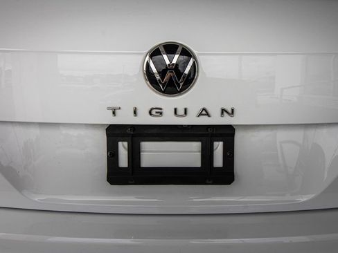Used 2022 Volkswagen Tiguan SE R-Line FWD image 15