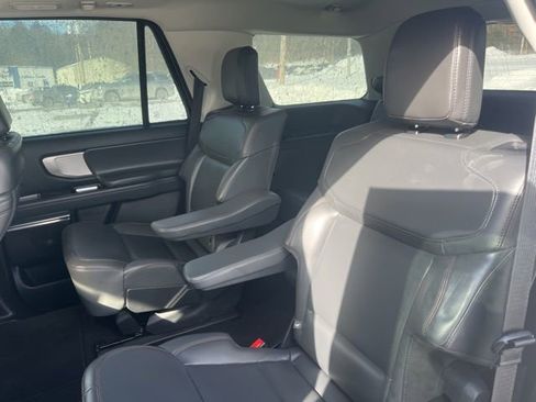 Used 2025 Ford Expedition Active image 11