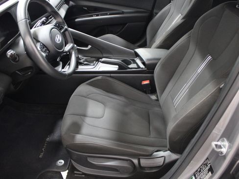Used 2025 Hyundai Elantra Sport FWD image 5