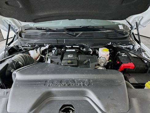 Used 2024 RAM 2500 Laramie w/ Safety Group image 32