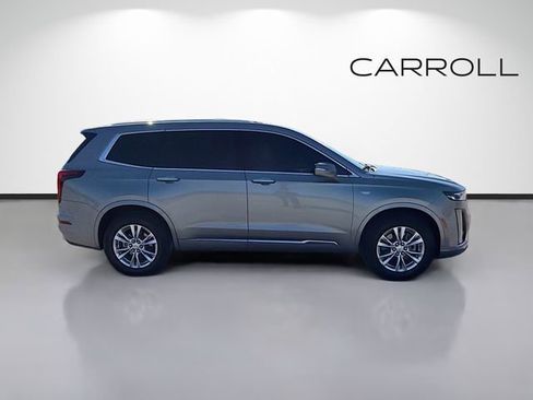 Used 2025 Cadillac XT6 Luxury image 2