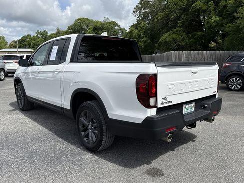 Used 2025 Honda Ridgeline Sport image 3