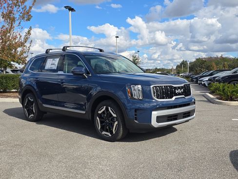 New 2025 Kia Telluride EX w/ EX Captain's Chair Package image 2