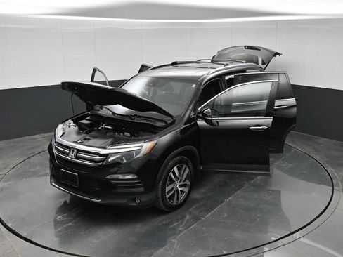 Used 2017 Honda Pilot Touring image 39