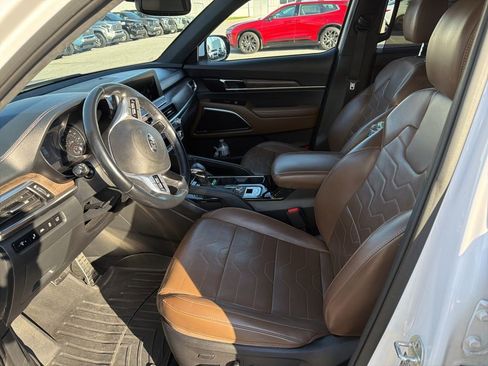 Used 2021 Kia Telluride SX w/ SX Prestige Package image 14