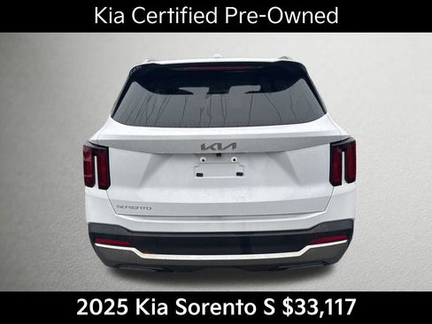 Used 2025 Kia Sorento S FWD image 5