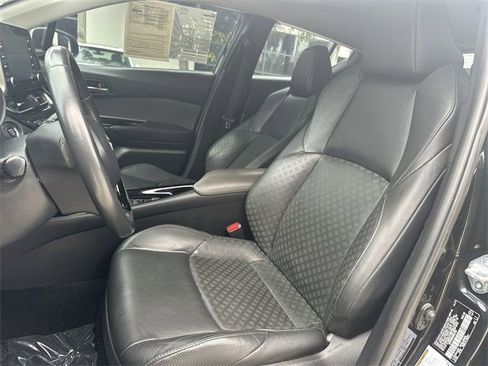 Used 2021 Toyota C-HR Limited image 13