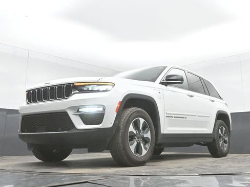 Used 2022 Jeep Grand Cherokee Limited 4xe w/ Luxury Tech Group II AWD/4WD image 29