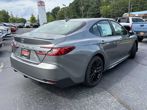 New 2026 Toyota Camry SE w/ Convenience Package FWD image 3