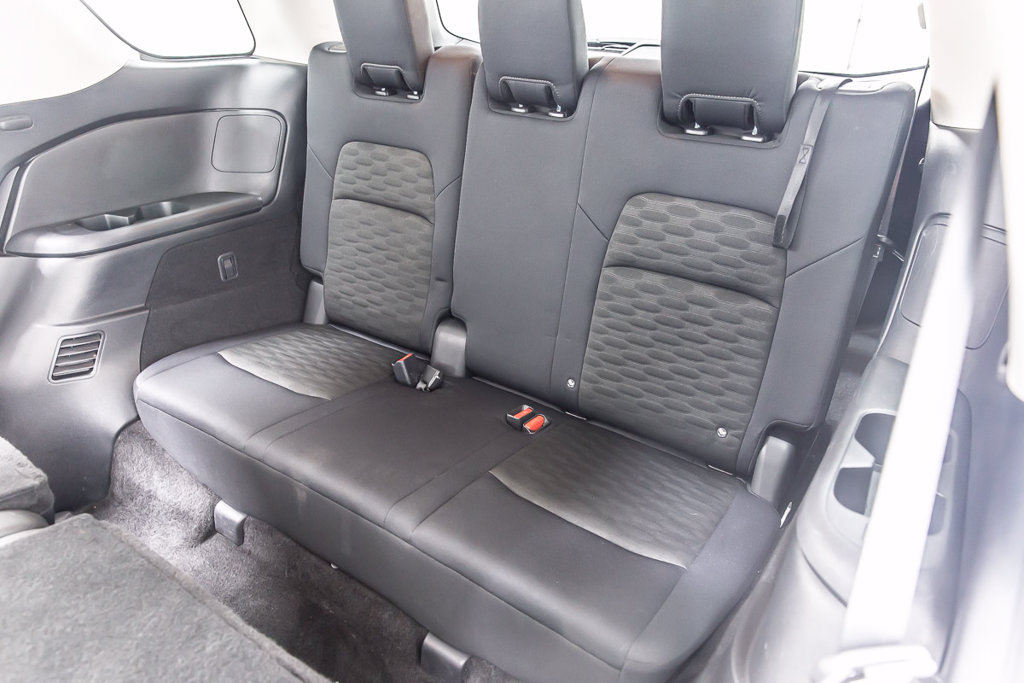 Used 2025 Nissan Pathfinder SV AWD/4WD image 35
