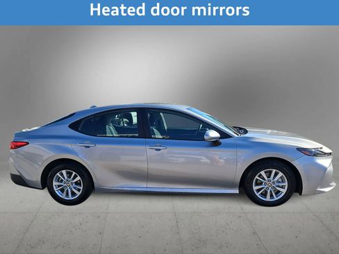 Used 2025 Toyota Camry LE image 11