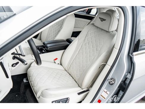 Used 2018 Bentley Flying Spur V8 image 27