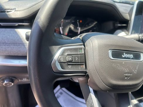 Used 2022 Jeep Compass Latitude AWD/4WD image 24